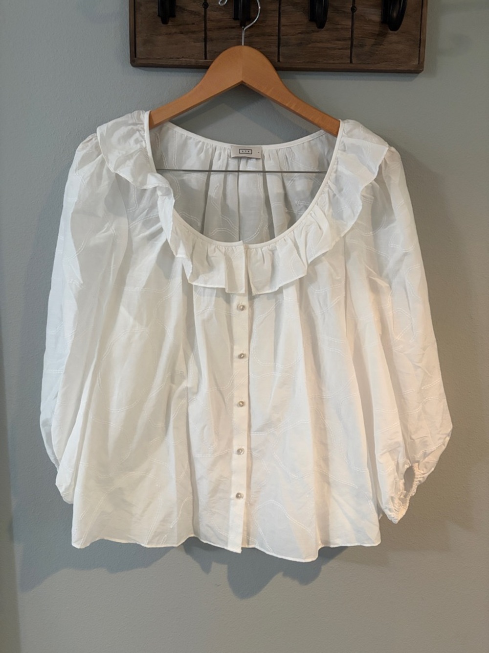 AYR Frill Seeker White Ruffle Scoop-Neck Blouse size L - Picture 5 of 8